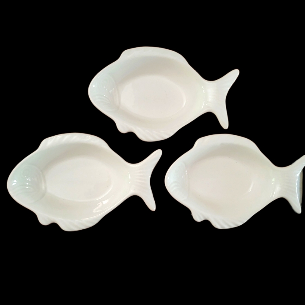 Set of fish shaped bowls
